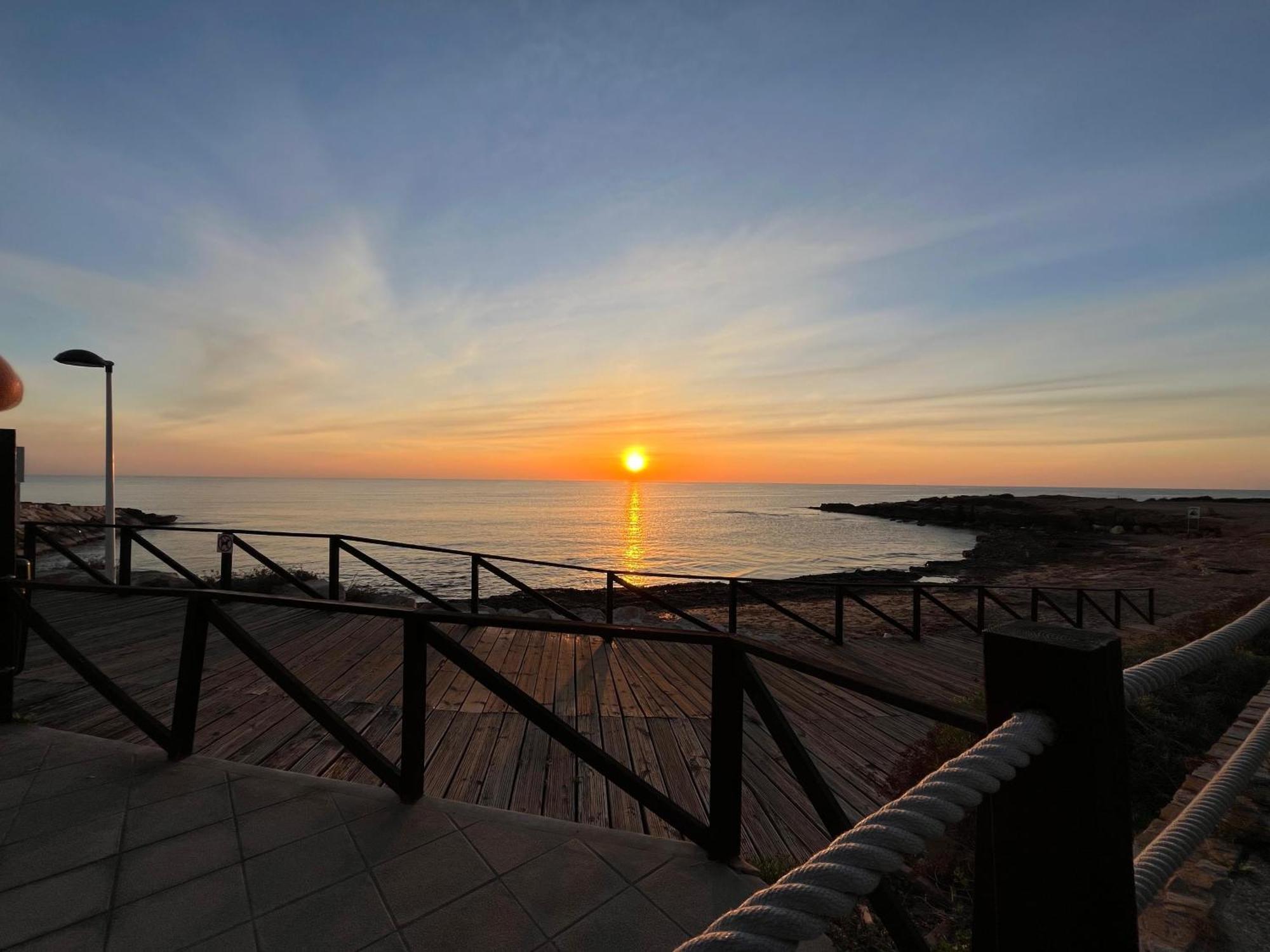 Sea View Apartment Beach Front Punta Prima Torrevieja Bagian luar foto