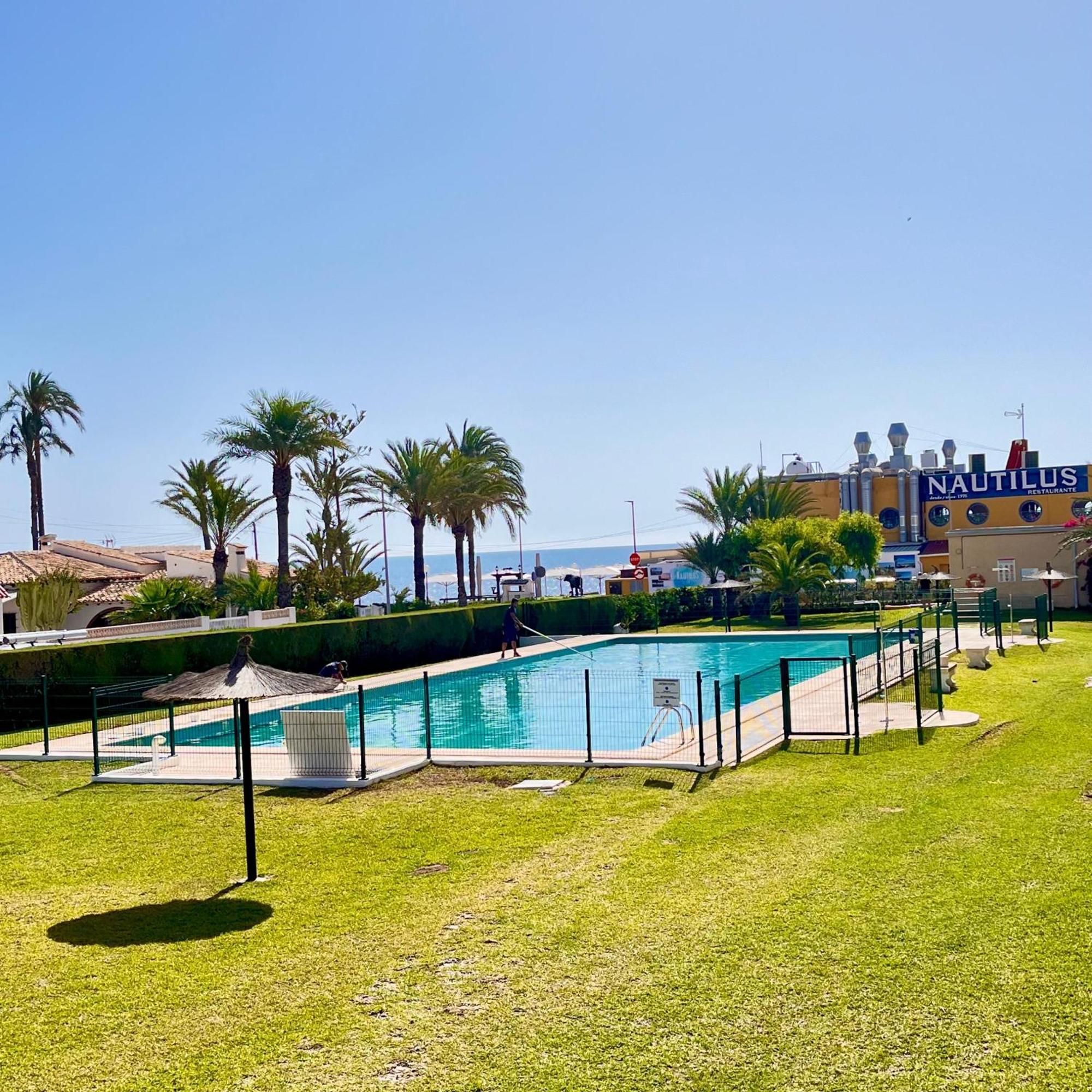 Sea View Apartment Beach Front Punta Prima Torrevieja Bagian luar foto